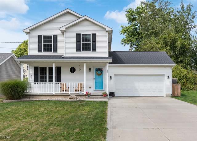 Property at 1880 Issaquah St, Cuyahoga Falls, OH 44221, 3 beds, 2.5 baths
