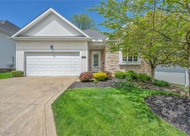 Property at 69 Gullybrook Ln #69, Willoughby, OH 44094, 2 beds, 3 baths