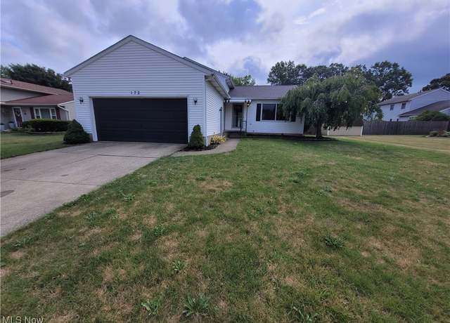 Property at 172 Xavier St, Elyria, OH 44035, 4 beds, 2 baths