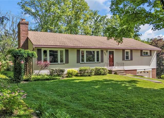 Property at 961 Alpine Blvd, Uniontown, OH 44685, 3 beds, 1.5 baths