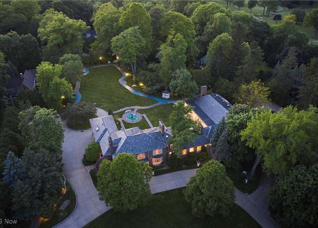 Property at 48 S Wheaton Rd, Akron, OH 44313, 8 beds, 9 baths