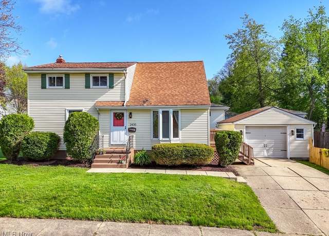 Property at 2435 Scotland Dr, Akron, OH 44305, 3 beds, 1 bath