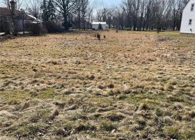 Property at 5560 Highland Rd, Highland Heights, OH 44143