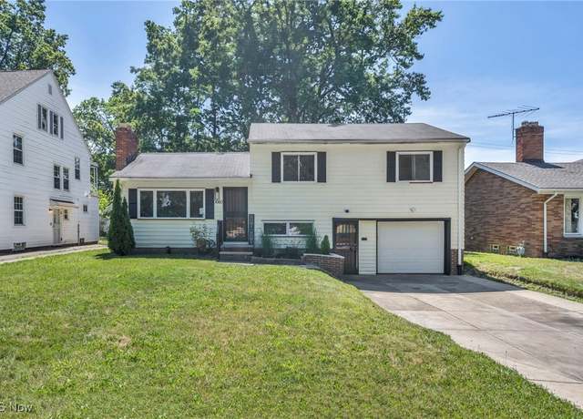 Property at 3060 Keswick Rd, Shaker Heights, OH 44120, 3 beds, 1.5 baths