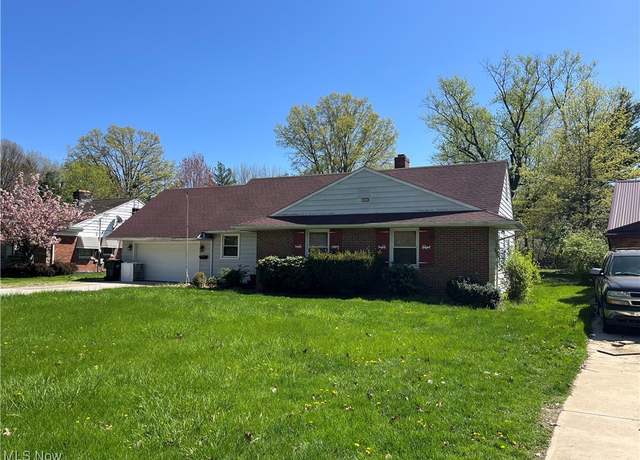 Property at 2017 Natona Rd, Euclid, OH 44117, 2 beds, 2 baths