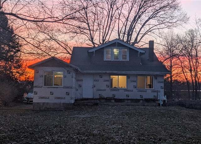 Property at 10444 E River Rd, Columbia Station, OH 44028, 5 beds, 2 baths