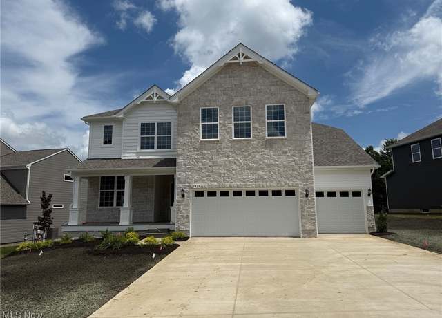 Property at 3829 Jacobs Ln, Green, OH 44685, 4 beds, 2.5 baths