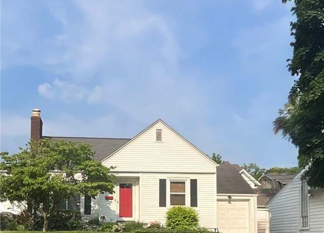 Property at 1440 Monument Rd NW, Canton, OH 44703, 3 beds, 1 bath