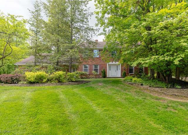 Property at 9409 Kings Ct, Brecksville, OH 44141, 5 beds, 4 baths