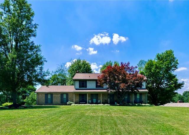 Property at 1141 Las Olas Blvd NW, North Canton, OH 44720, 4 beds, 2.5 baths