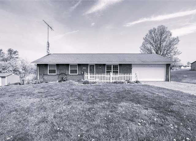 Property at 24886 Sherman St, Homeworth, OH 44634, 3 beds, 2.5 baths