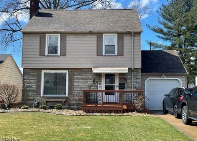Property at 190 Willard Ave SE, Warren, OH 44483, 3 beds, 2 baths