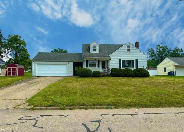 Property at 814 Almasy Dr, Campbell, OH 44405, 3 beds, 2 baths