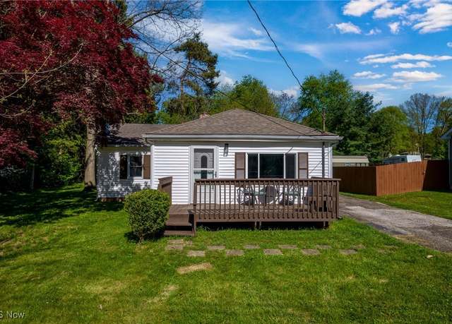 Property at 1771 Issaquah St, Cuyahoga Falls, OH 44221, 2 beds, 1 bath
