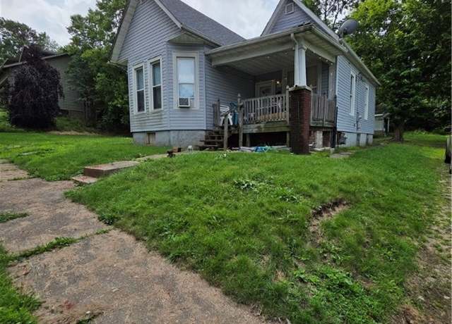 Property at 840 Prospect Ave, Zanesville, OH 43701, 3 beds, 1 bath