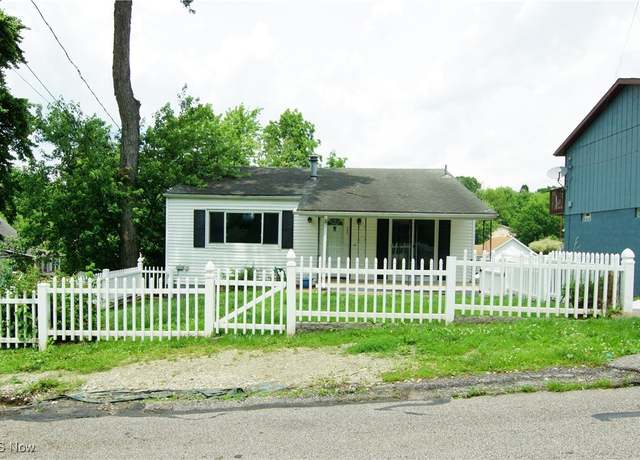 Property at 171 W Hiram St, Barberton, OH 44203, 3 beds, 2 baths