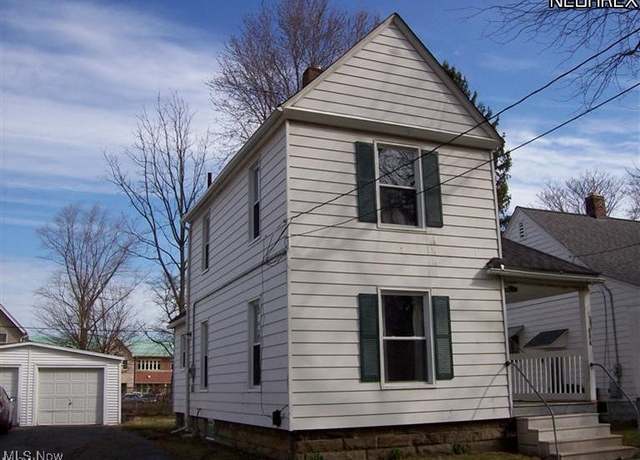Property at 327 8th St, Elyria, OH 44035, 3 beds, 1 bath