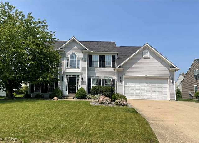 Property at 645 Brookwood Ct, Northfield, OH 44067, 4 beds, 3.5 baths