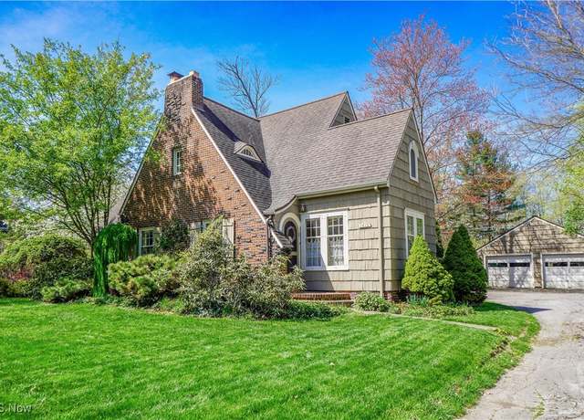 Property at 1415 Inwood Rd, Alliance, OH 44601, 4 beds, 1.5 baths