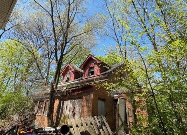 Property at 2300 W 14th St, Cleveland, OH 44113, 5 beds, 1 bath