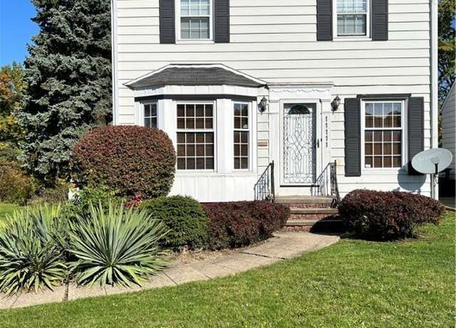 Property at 11111 Lincoln Ave, Cleveland, OH 44125, 3 beds, 1.5 baths