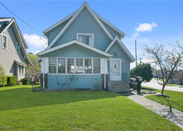 Property at 1107 Oakland Ave, Akron, OH 44310, 3 beds, 2 baths