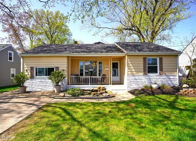 Property at 1238 E 343rd St, Eastlake, OH 44095, 4 beds, 1.5 baths