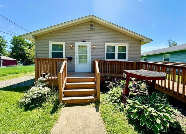 Property at 98 Leslie St, Geneva, OH 44041, 3 beds, 1 bath