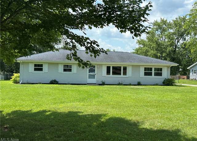 Property at 927 Gaynelle Ave, Streetsboro, OH 44241, 3 beds, 1 bath