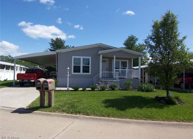 Property at 216 Pin Oak Cir, Elyria, OH 44035, 3 beds, 2 baths
