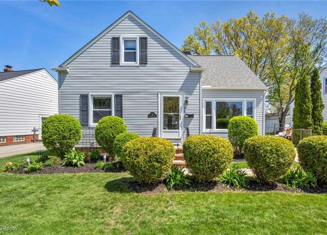Property at 329 Clarmont Rd, Willowick, OH 44095, 3 beds, 2.5 baths