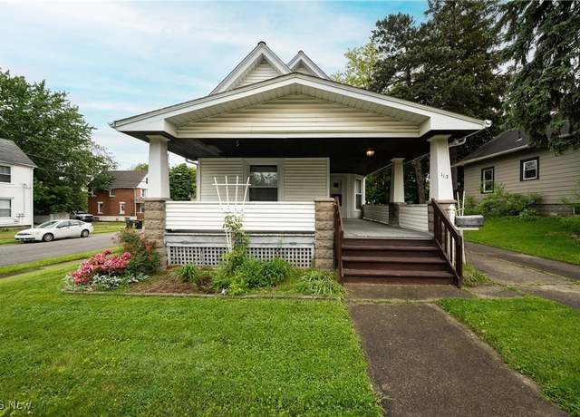 Property at 113 Lincoln Ct, Elyria, OH 44035, 3 beds, 2 baths