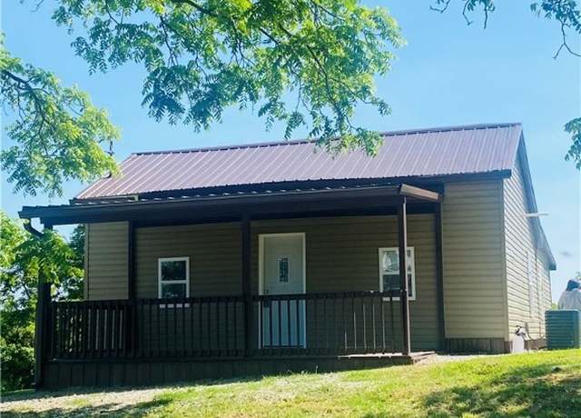 Property at 35 Hill Ave, Parkersburg, WV 26101, 3 beds, 1 bath