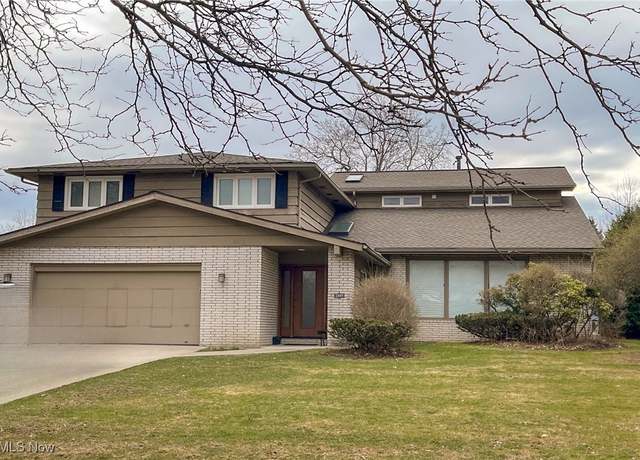 Property at 2449 Beachwood Blvd, Beachwood, OH 44122, 5 beds, 4.5 baths