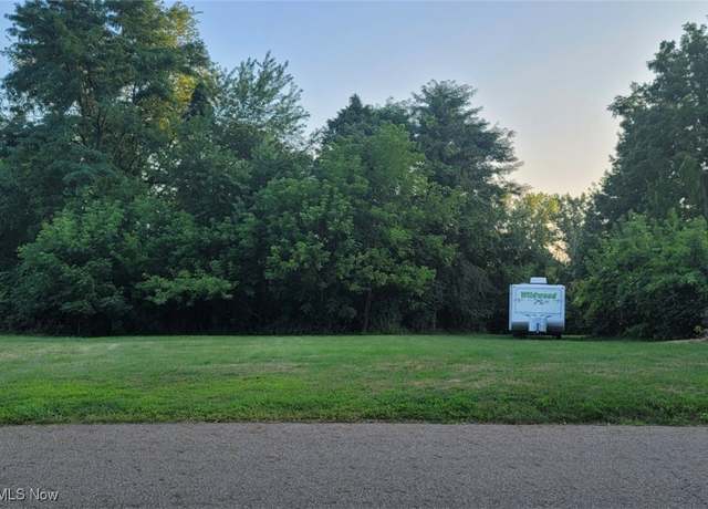 Property at 2785 Nesmith Lake Blvd, Akron, OH 44314