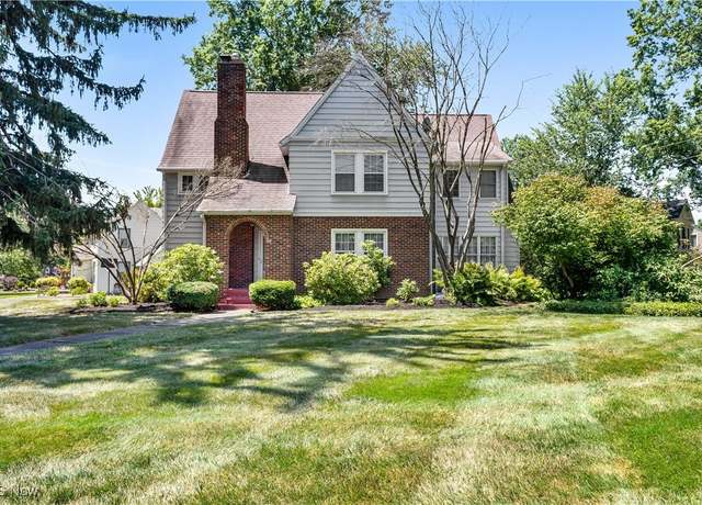 Property at 68 Ridgewood Dr, Boardman, OH 44512, 4 beds, 2.5 baths