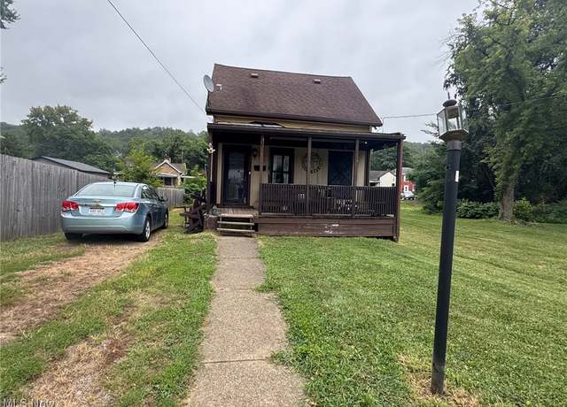 Property at 1425 Main St, Wellsburg, WV 26070, 3 beds, 1 bath