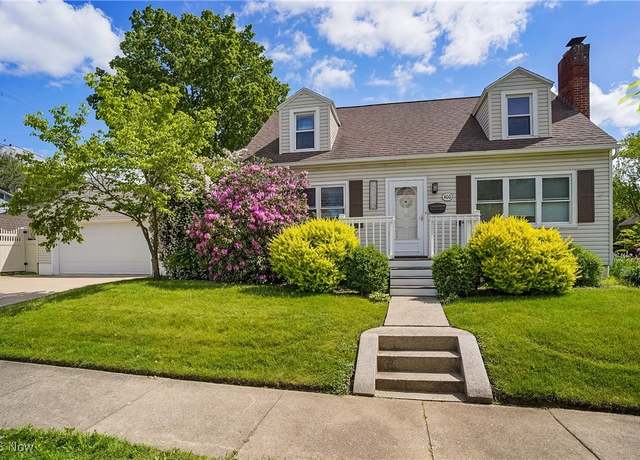 Property at 400 Mission Dr, Akron, OH 44301, 3 beds, 1 bath