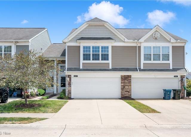 Property at 8517 Roxbury Ct, Olmsted Twp, OH 44138, 3 beds, 2.5 baths