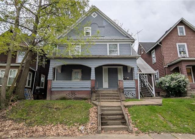 Property at 916 6th St NW, Canton, OH 44703, 4 beds, 3 baths