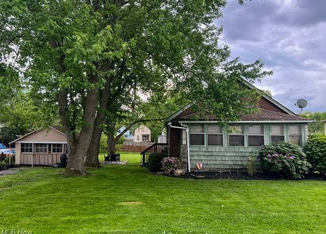 Property at 39 Wayne St, Niles, OH 44446, 2 beds, 1 bath