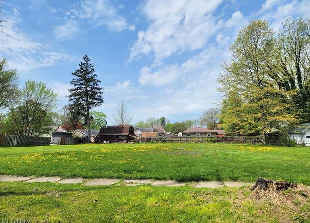 Property at 557 Buffalo St, Conneaut, OH 44030