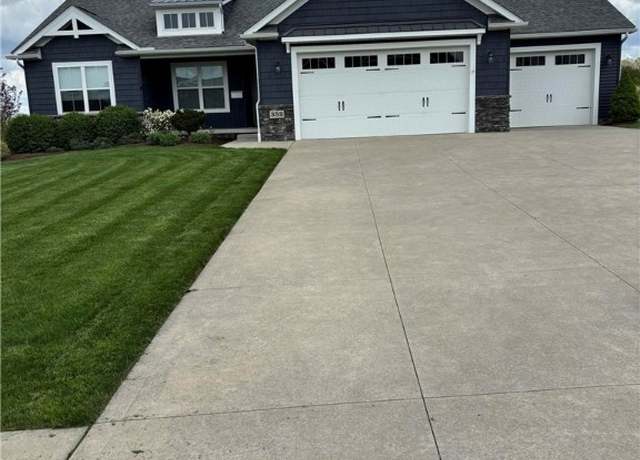 Property at 352 Heatherby Ln NE, Hartville, OH 44632, 3 beds, 2 baths
