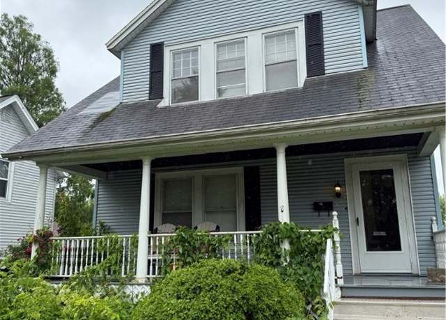 Property at 924 Walnut St, Elyria, OH 44035, 3 beds, 1 bath
