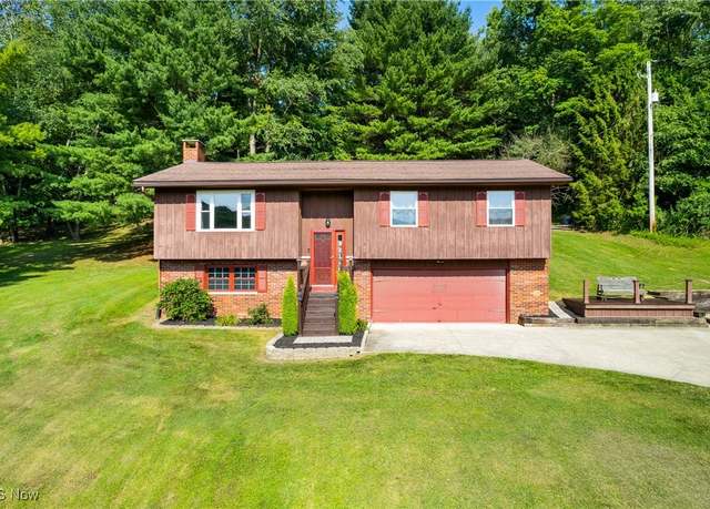 Property at 5881 Middle Run Rd NW, Dover, OH 44622, 3 beds, 1.5 baths