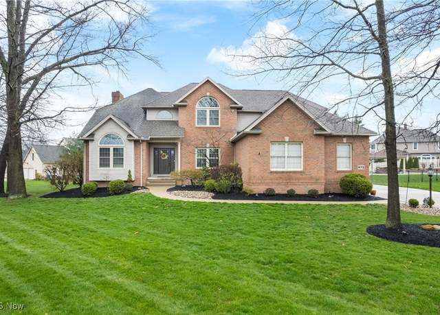 Property at 875 Redwood Dr, Akron, OH 44312, 4 beds, 3.5 baths