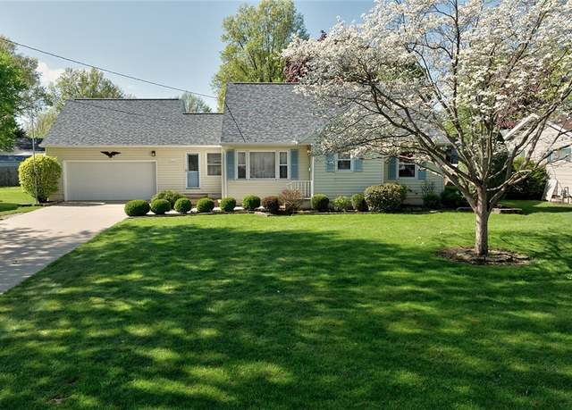 Property at 1592 Wilsonway Dr, Barberton, OH 44203, 4 beds, 2 baths