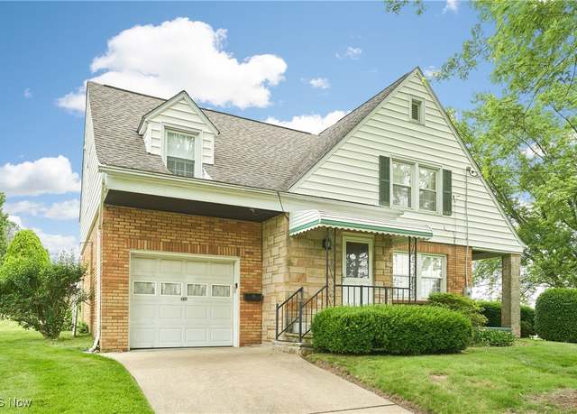 Property at 4801 Middlebranch Ave NE, Canton, OH 44705, 3 beds, 1.5 baths