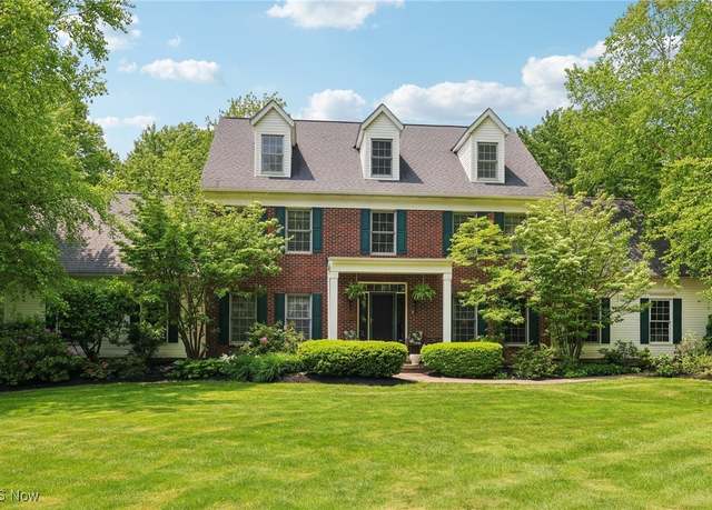 Property at 10340 Sawmill Dr, Chardon, OH 44024, 5 beds, 4 baths