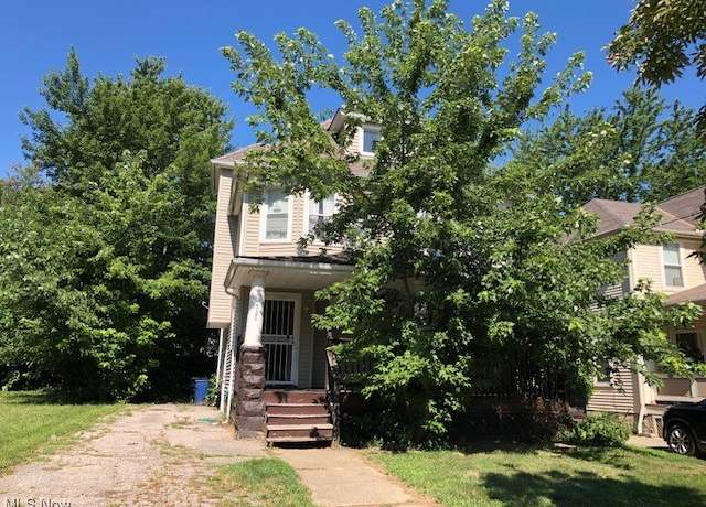 Property at 528 E 109th St, Cleveland, OH 44108, 4 beds, 1.5 baths